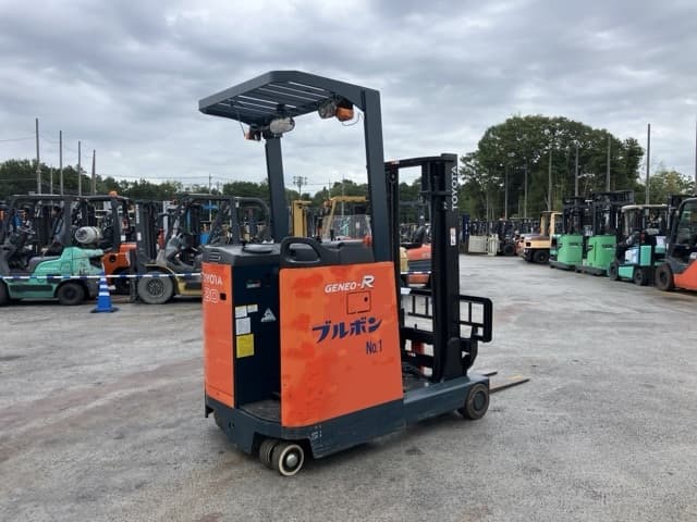 Reach Forklift — Auction (lot 8458-4110)