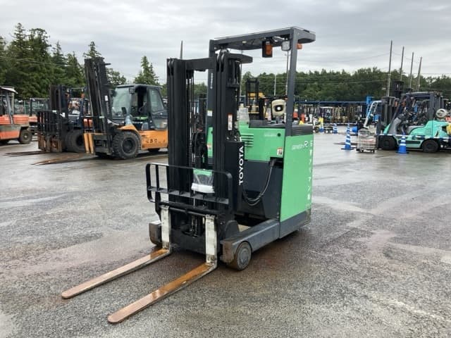 Reach Forklift — Auction (lot 8458-4111)