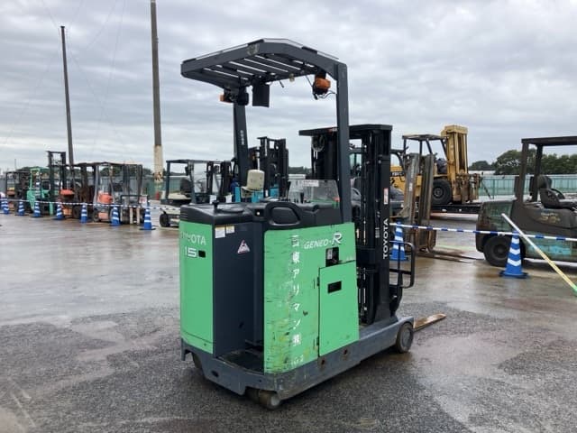 Reach Forklift — Auction (lot 8458-4111)