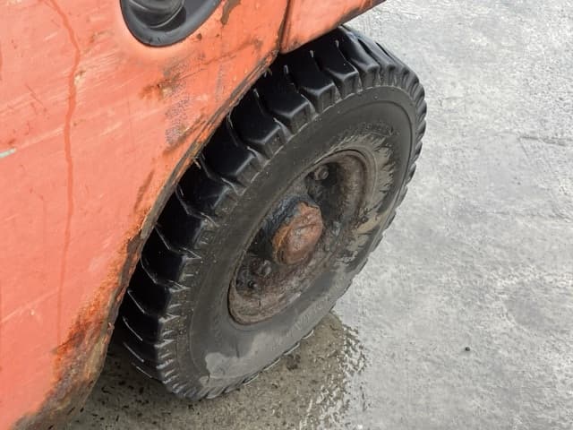 Forklift — Auction (lot 8458-4124)