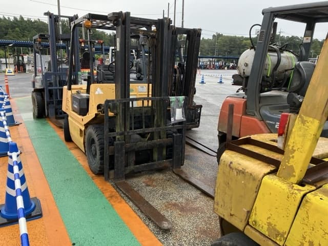 Forklift — Auction (lot 8458-4125)