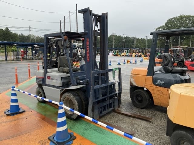 Forklift — Auction (lot 8458-4136)