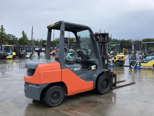 Forklift — Auction (lot 8458-4137)