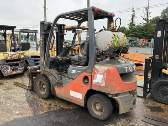 Forklift — Auction (lot 8458-4142)