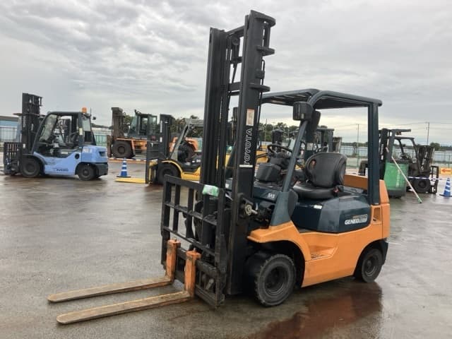 Forklift — Auction (lot 8458-4143)