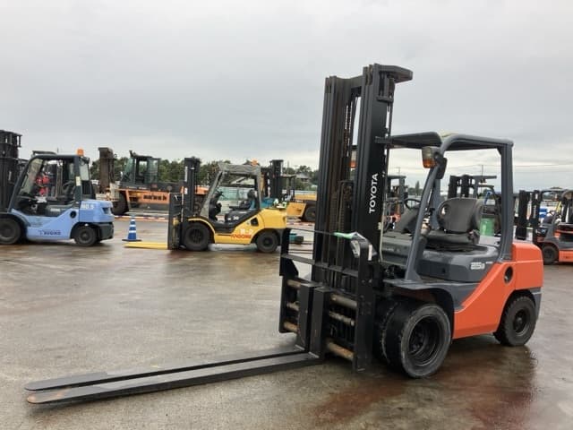 Forklift — Auction (lot 8458-4152)