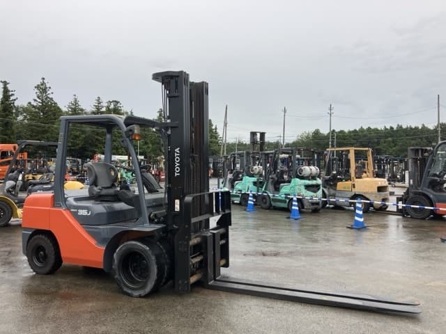 Forklift — Auction (lot 8458-4152)