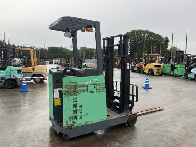 Reach Forklift — Auction (lot 8458-4158)
