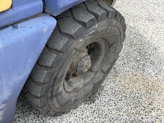 Forklift — Auction (lot 8458-4177)