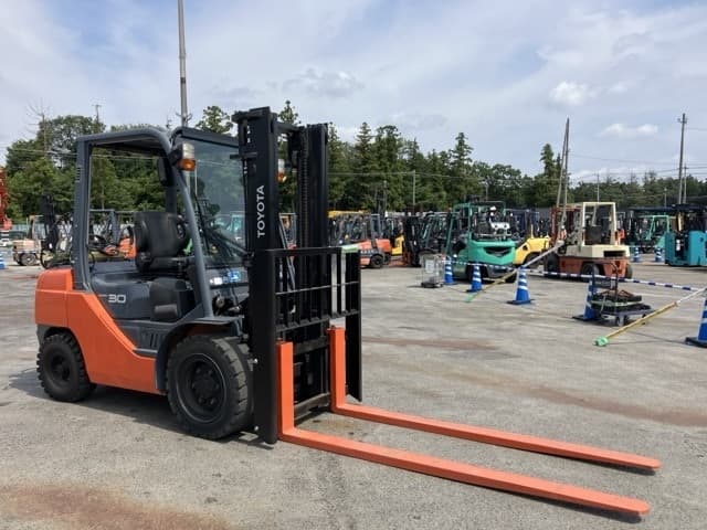 Forklift — Auction (lot 8458-4195)