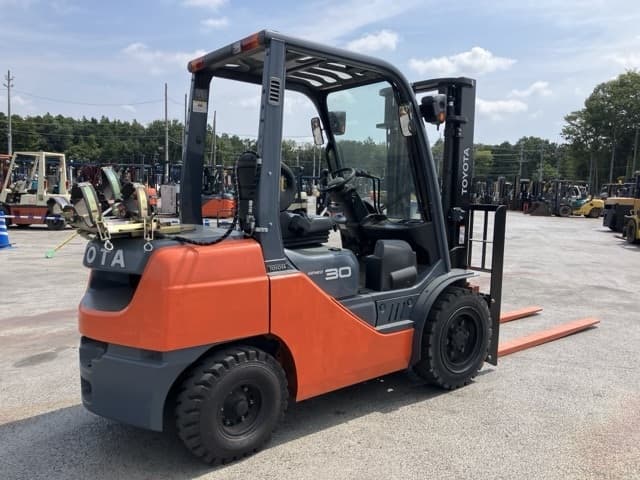 Forklift — Auction (lot 8458-4195)