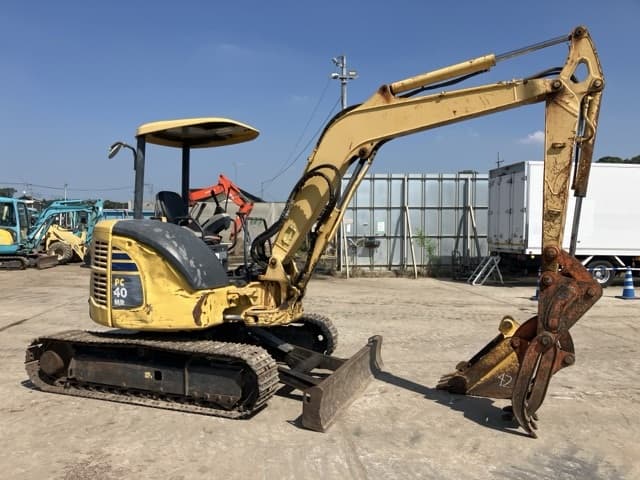 MINI EXCAVATOR — Auction (lot 8458-42)