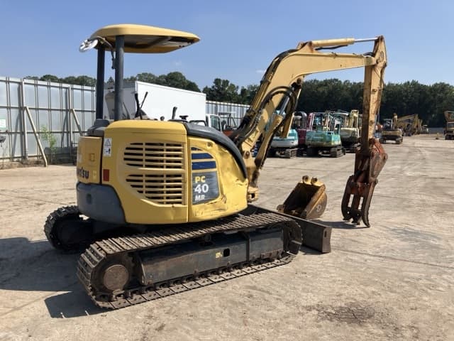 MINI EXCAVATOR — Auction (lot 8458-42)