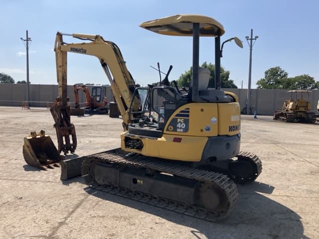 MINI EXCAVATOR — Auction (lot 8458-42)