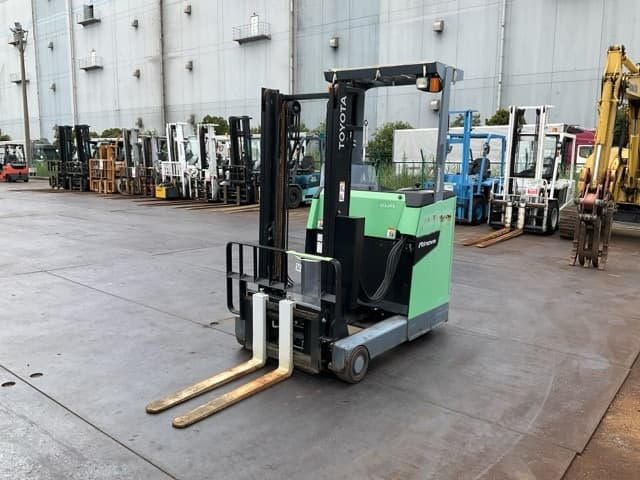 Reach Forklift — Auction (lot 8458-44001)