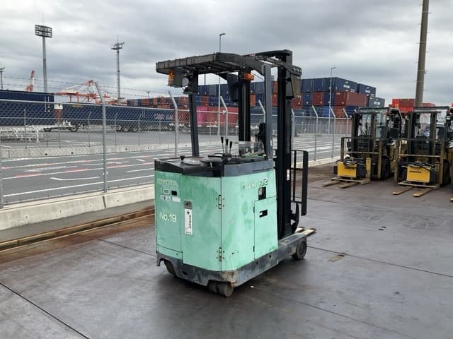 Reach Forklift — Auction (lot 8458-44002)
