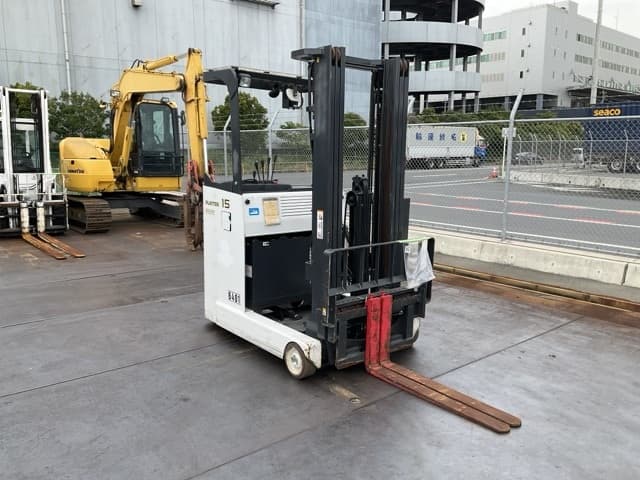 Reach Forklift — Auction (lot 8458-44003)