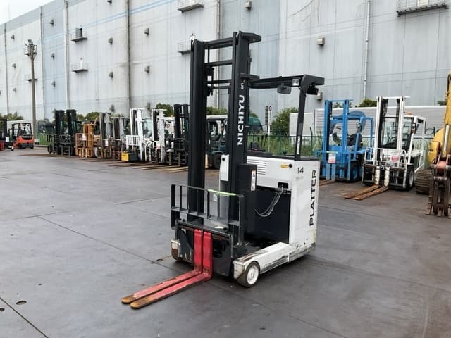 Reach Forklift — Auction (lot 8458-44005)
