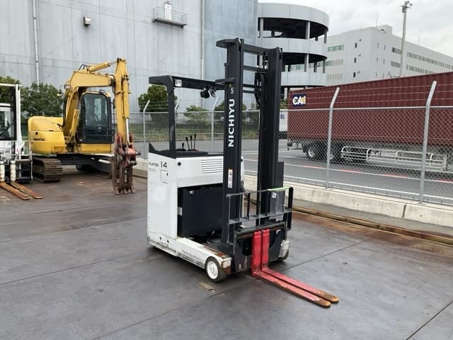 Reach Forklift — Auction (lot 8458-44005)