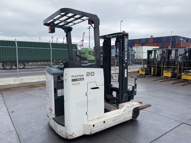 Reach Forklift — Auction (lot 8458-44009)
