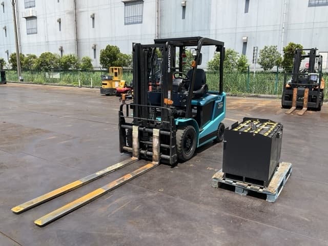 Battery Forklift — Auction (lot 8458-44012)