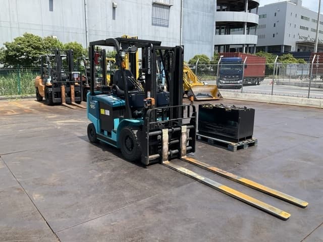 Battery Forklift — Auction (lot 8458-44012)