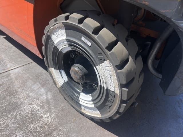 Forklift — Auction (lot 8458-44026)
