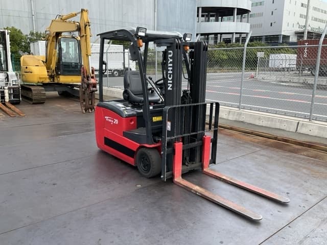 Battery Forklift — Auction (lot 8458-44027)