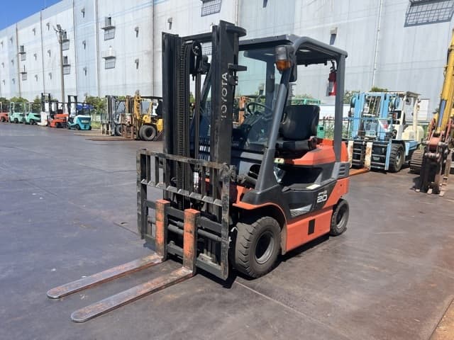 Battery Forklift — Auction (lot 8458-44028)
