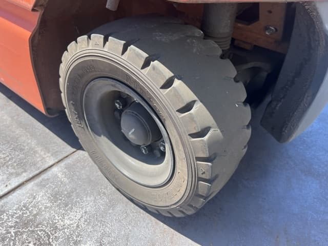 Battery Forklift — Auction (lot 8458-44028)