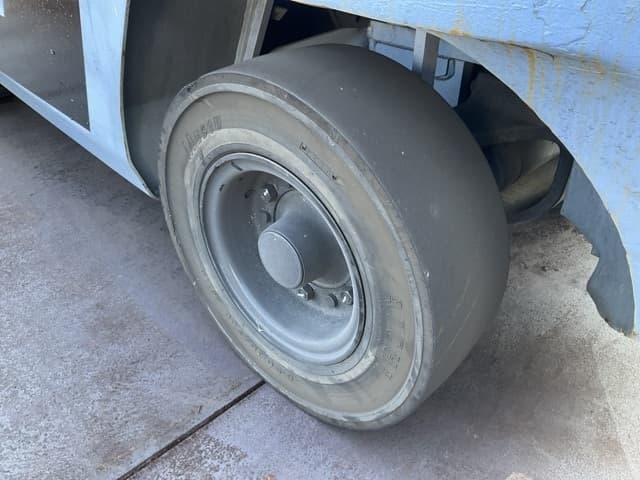 Forklift — Auction (lot 8458-44029)