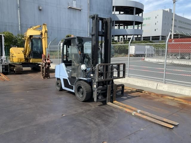Forklift — Auction (lot 8458-44030)