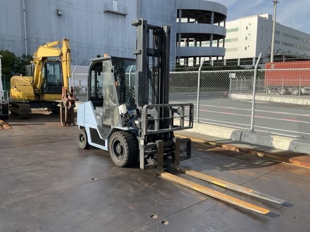 Forklift — Auction (lot 8458-44035)