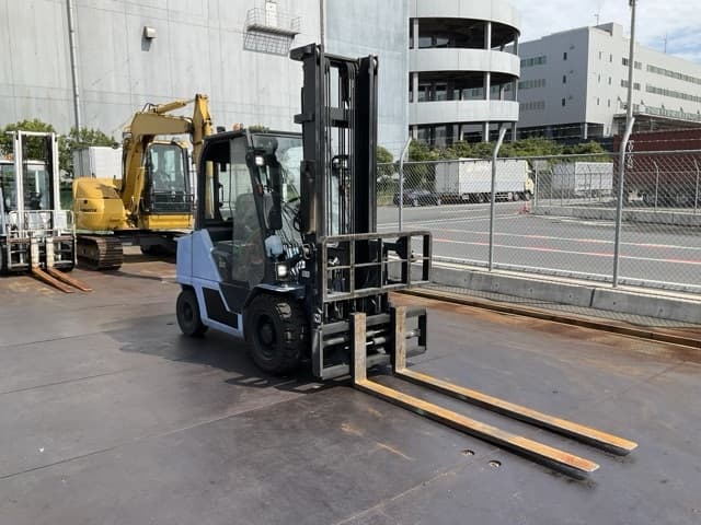 Forklift — Auction (lot 8458-44037)
