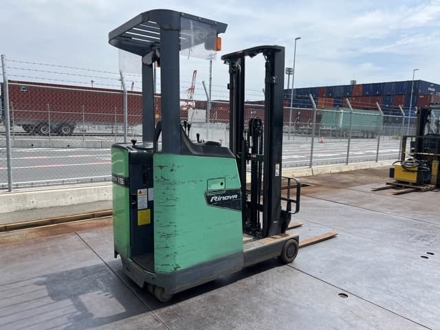 Reach Forklift — Auction (lot 8458-44041)