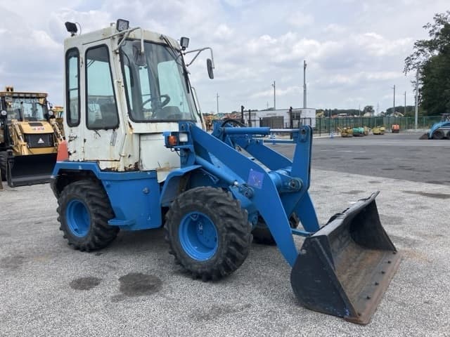 MINI WHEEL LOADER — Auction (lot 8458-442)