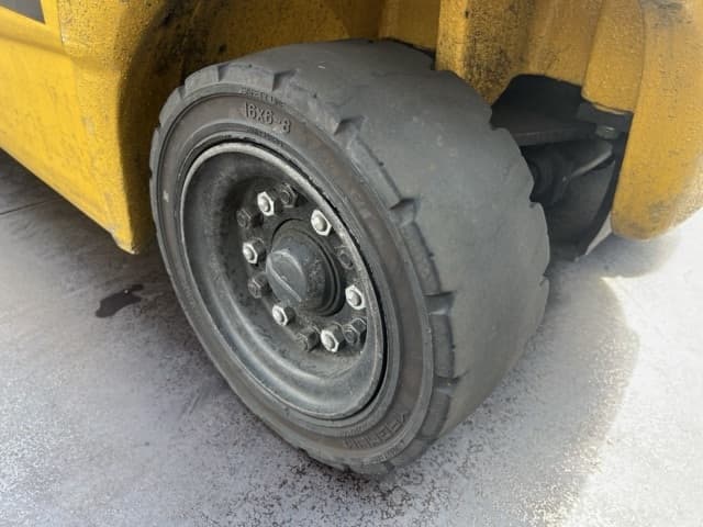 Battery Forklift — Auction (lot 8458-45801)