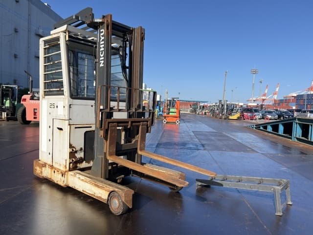 Reach Forklift — Auction (lot 8458-45803)