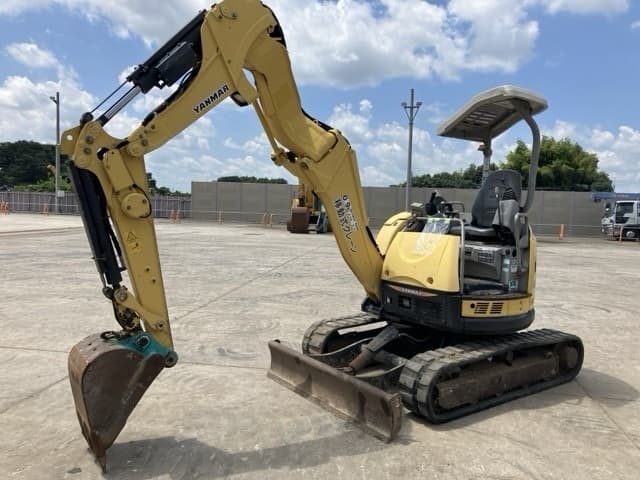 MINI EXCAVATOR — Auction (lot 8458-462)