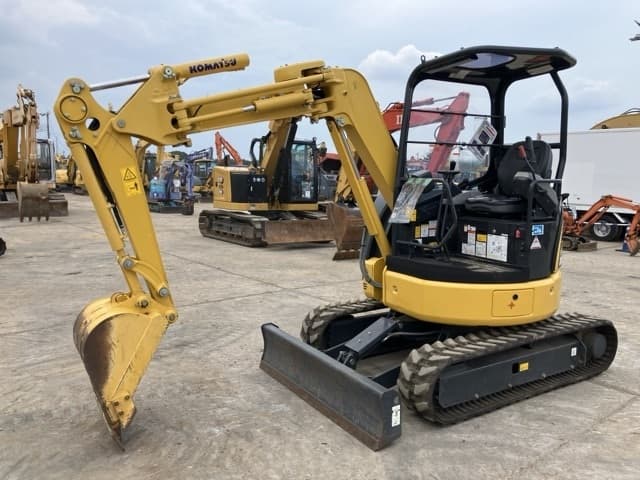 MINI EXCAVATOR — Auction (lot 8458-464)