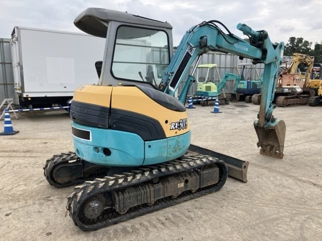 MINI EXCAVATOR — Auction (lot 8458-467)