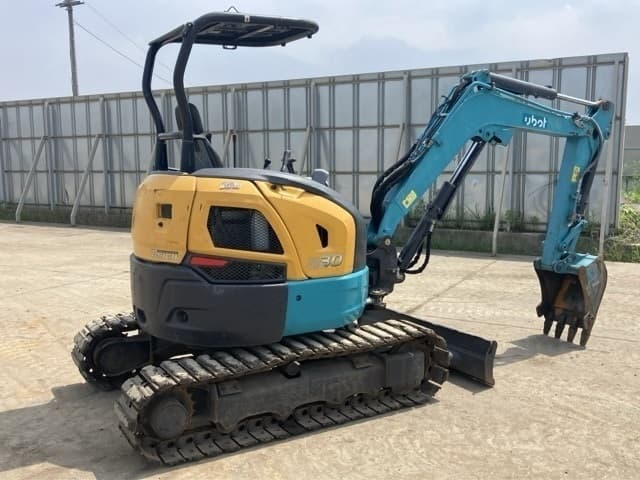 MINI EXCAVATOR — Auction (lot 8458-471)