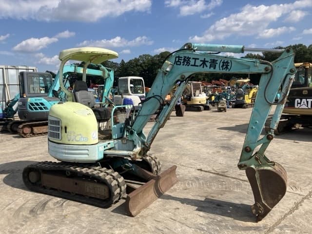 MINI EXCAVATOR — Auction (lot 8458-472)