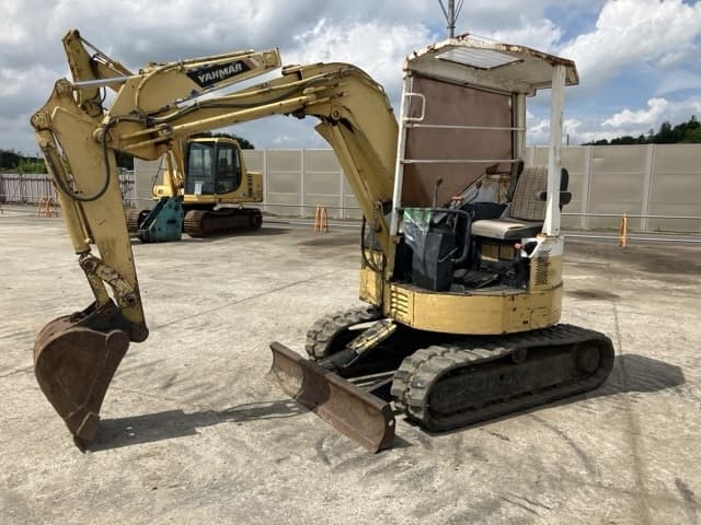 MINI EXCAVATOR — Auction (lot 8458-473)