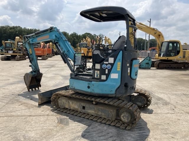 MINI EXCAVATOR — Auction (lot 8458-477)