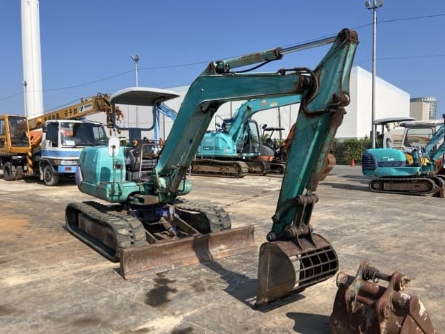 MINI EXCAVATOR — Auction (lot 8458-50005)