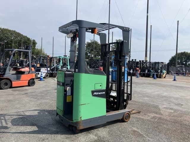 Reach Forklift — Auction (lot 8458-5001)