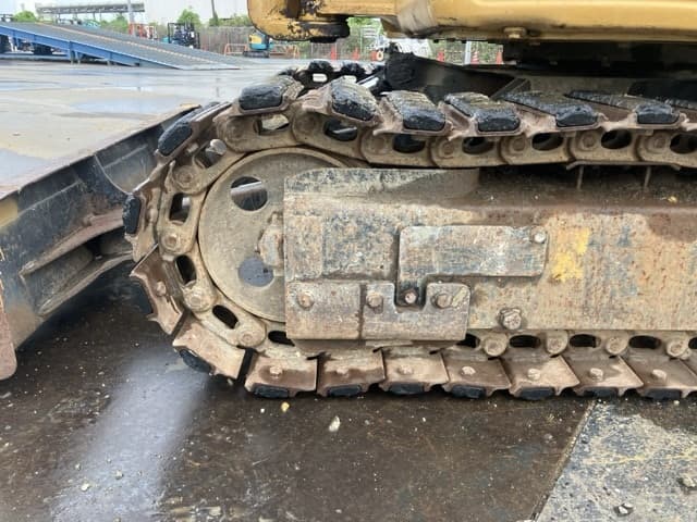 MINI EXCAVATOR — Auction (lot 8458-50015)