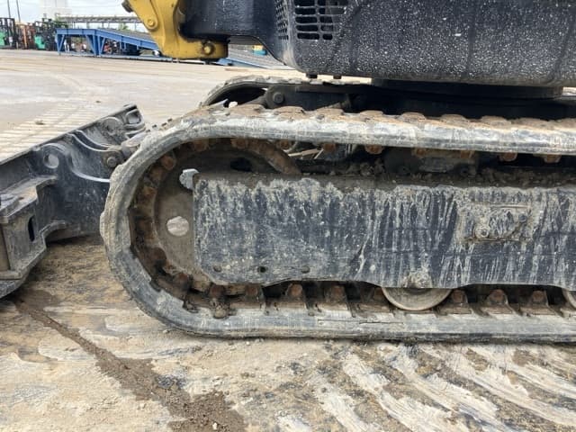 MINI EXCAVATOR — Auction (lot 8458-50018)