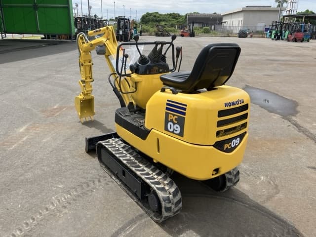 MINI EXCAVATOR — Auction (lot 8458-50019)